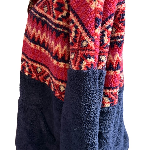 Entro Fully Lined Aztec and Navy Pullover Sherpa Size Small Warm and Soft - Picture 3 of 4